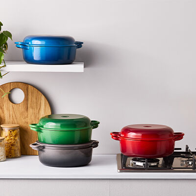 26cm Round Wide Oven Baker with Lid | Le Creuset®